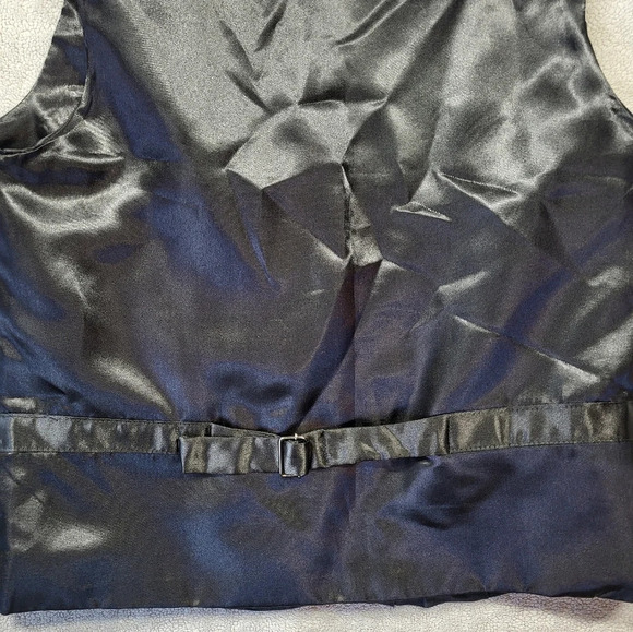 Vintage Floral Scrolled Button-up Vest Top - Picture 7 of 11